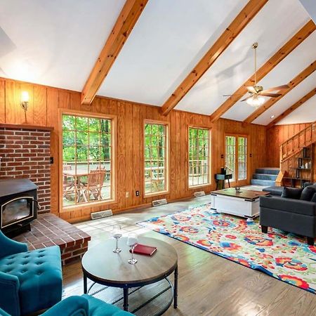 Huge Cabin W Hot Tub, Deck, Grill, Fire Pit, Wifi Berkeley Springs Exteriér fotografie