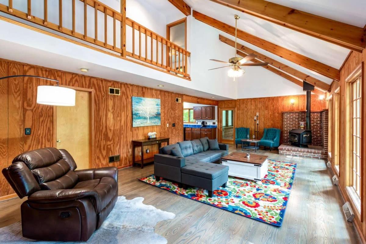 Huge Cabin W Hot Tub, Deck, Grill, Fire Pit, Wifi Berkeley Springs Exteriér fotografie